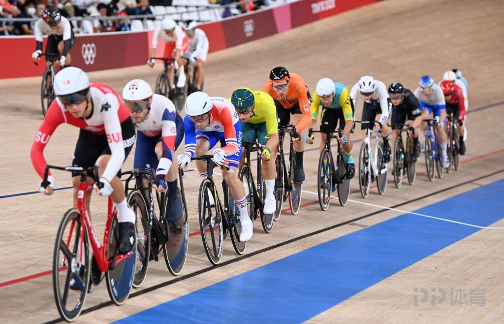 自行车项目:英国选手速度飞快 自行车项目:英国选手速度飞快