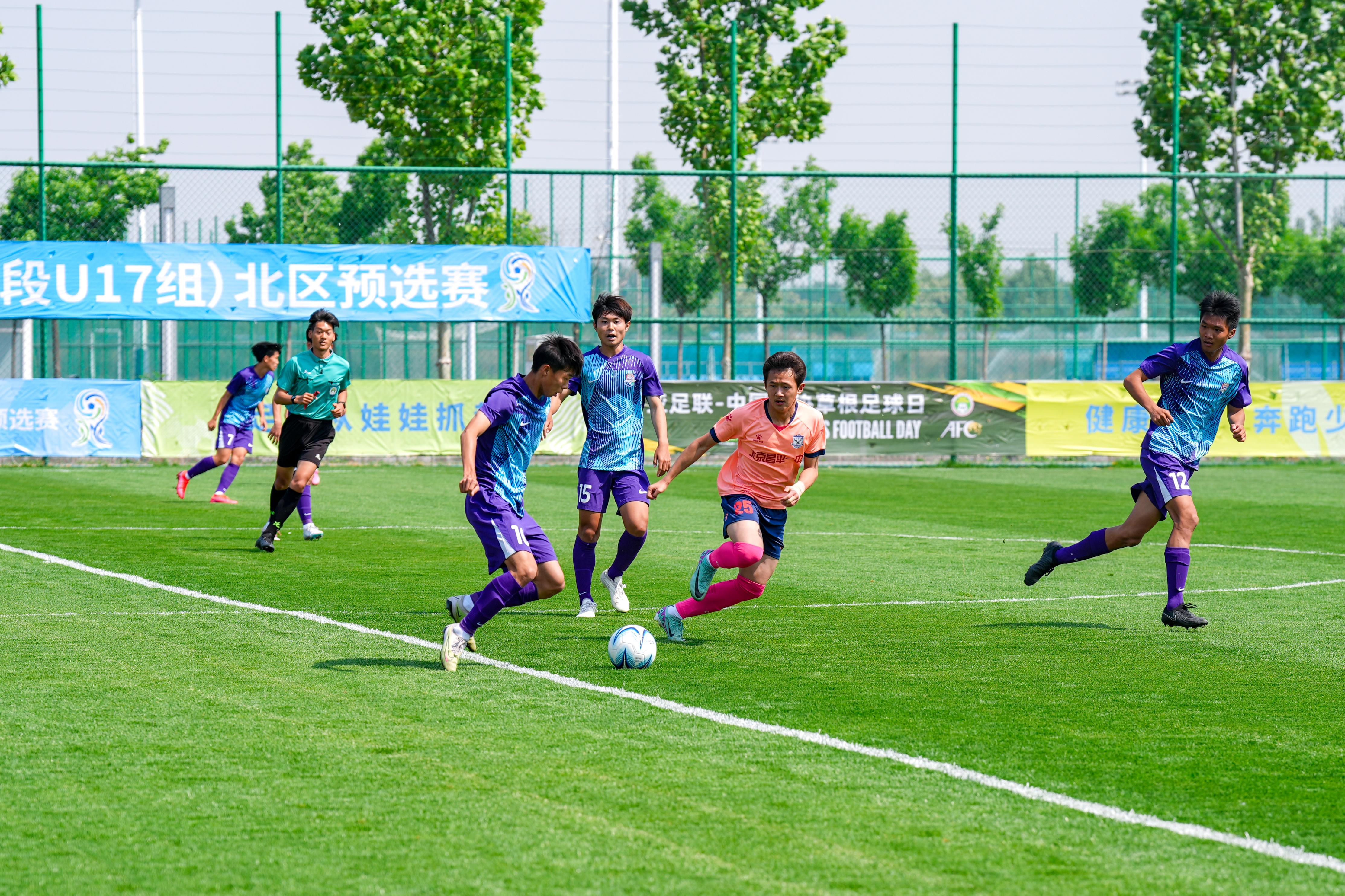 足球赛场上的豪门对决,胜负难料 足球赛场上的豪门对决,胜负难料