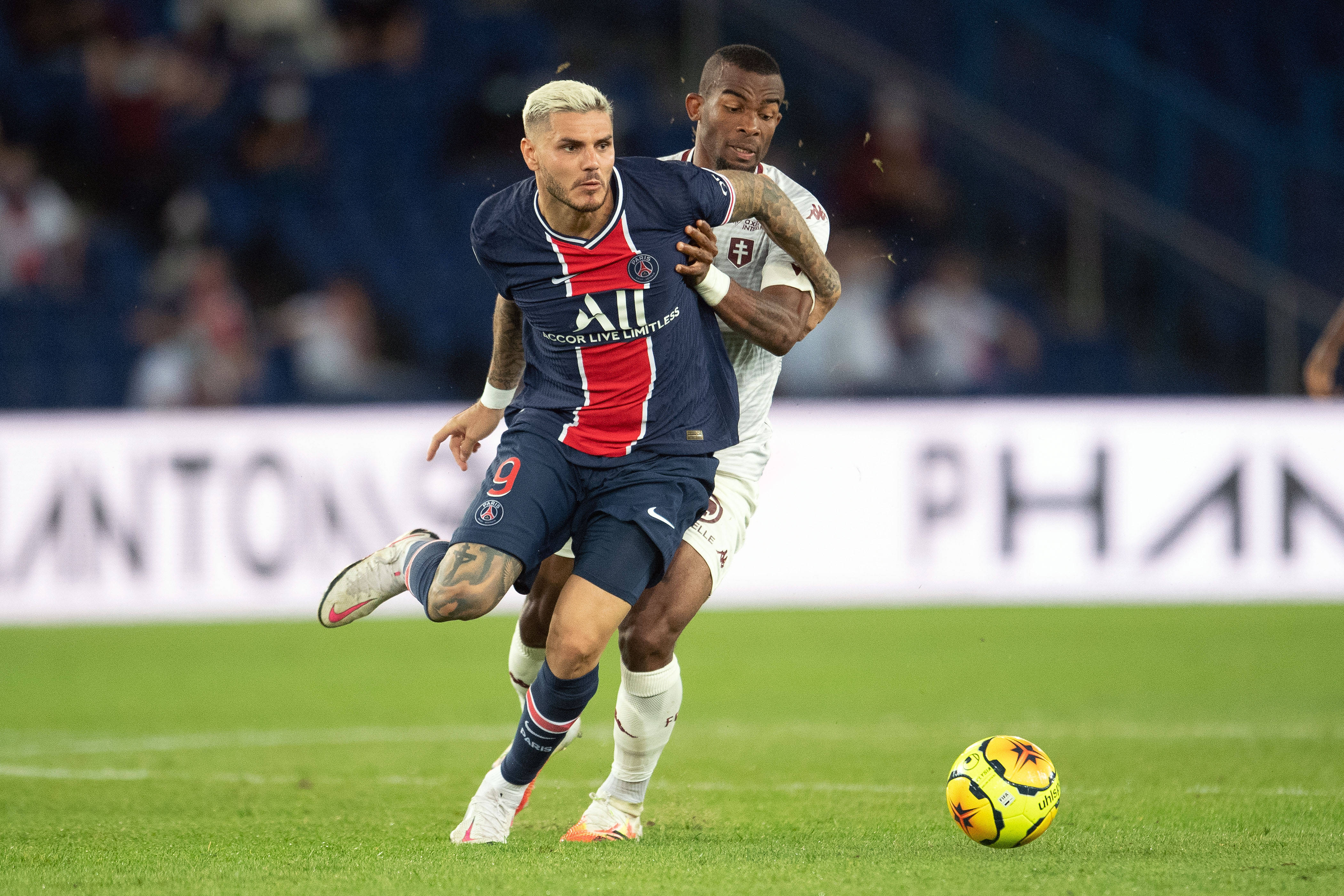 欧洲之巅:巴黎圣日耳曼大胜对手 欧洲之巅:巴黎圣日耳曼大胜对手