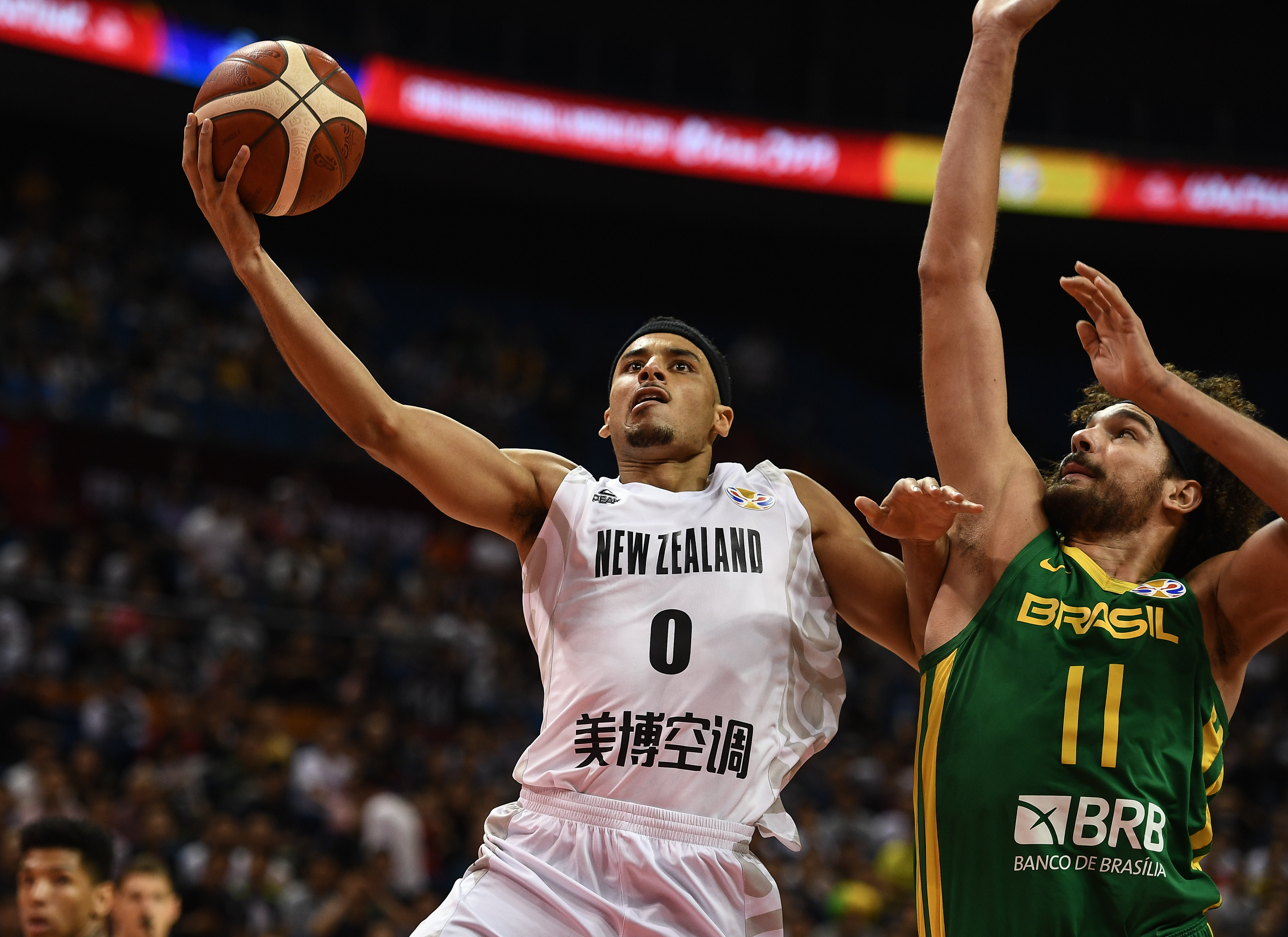 新西兰队脱困成功,崭露锋芒 新西兰队脱困成功,崭露锋芒