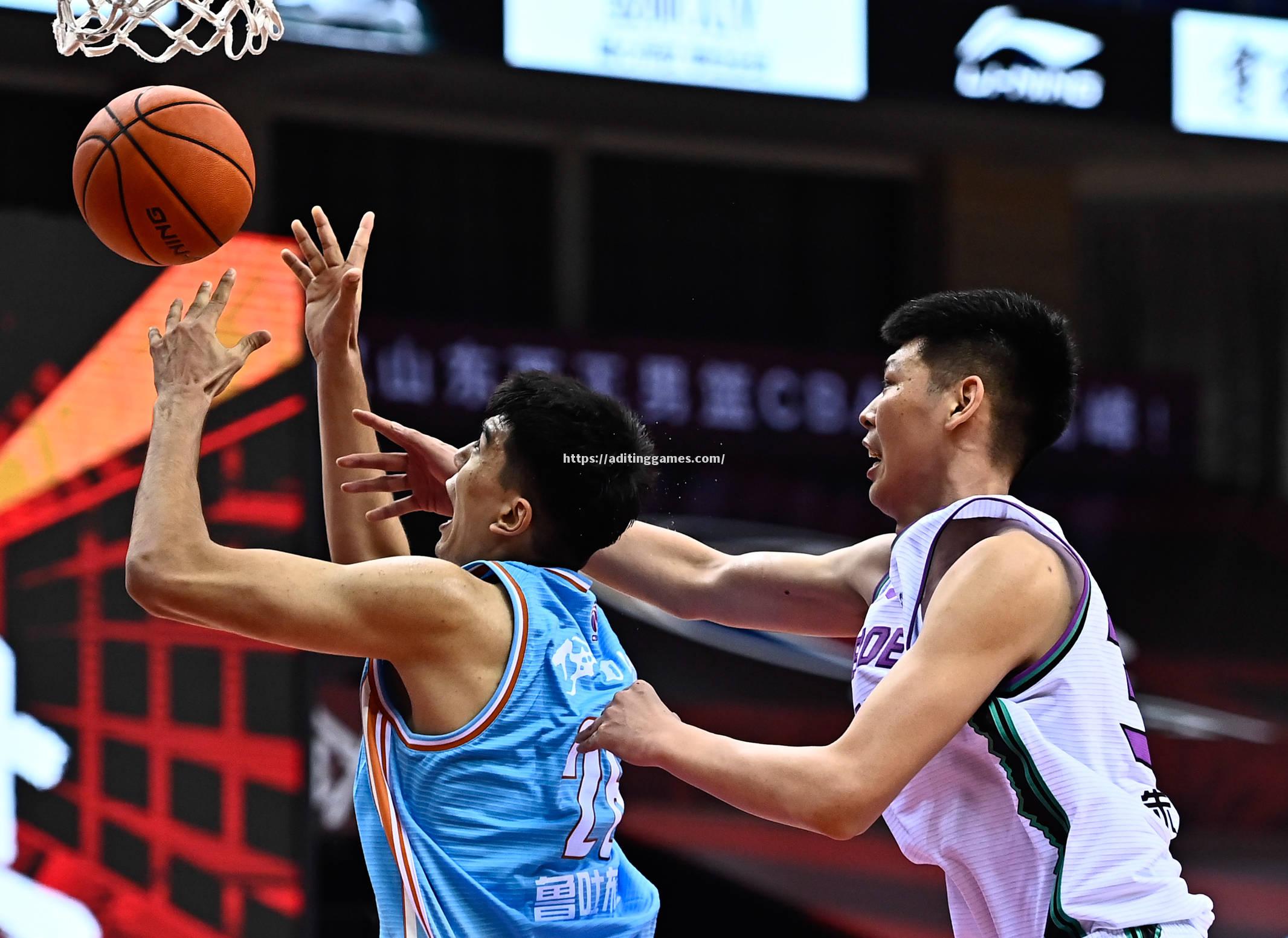 新疆队26号球员鲁吐布拉表现抢眼，成为球迷关注焦点