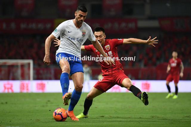 上海上港不敌山东鲁能,遭遇连败 上海上港不敌山东鲁能,遭遇连败