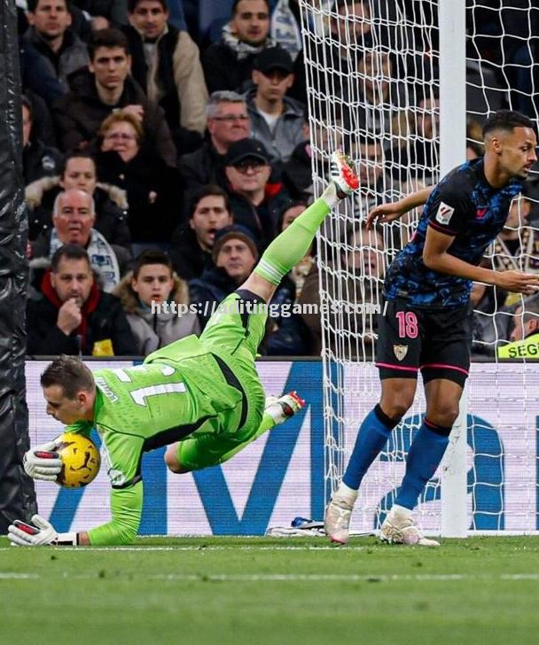 皇马将迎战塞维利亚,争取宝贵的三分稳固领先优势 皇马将迎战塞维利亚,争取宝贵的三分稳固领先优势