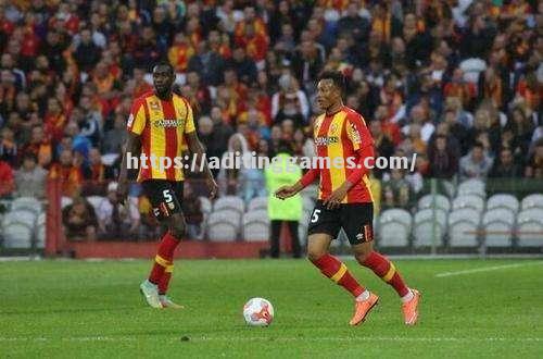 利物浦客场逼平曼城,球队表现稳中有升 利物浦客场逼平曼城,球队表现稳中有升