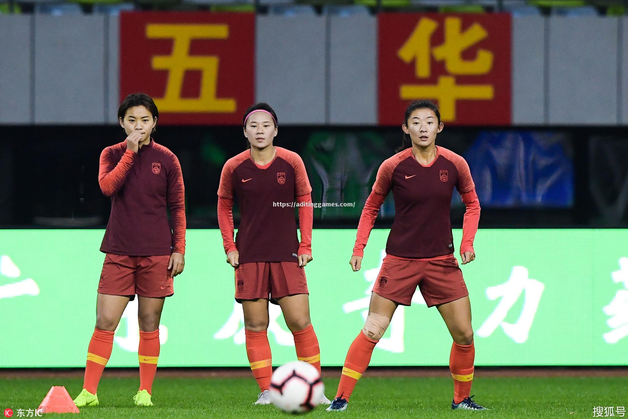 国内女足联赛赛场上,团队协作完美 国内女足联赛赛场上,团队协作完美