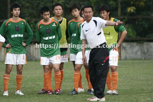 开云体育-斯图加特苦练备战，寻找机会扭转局面