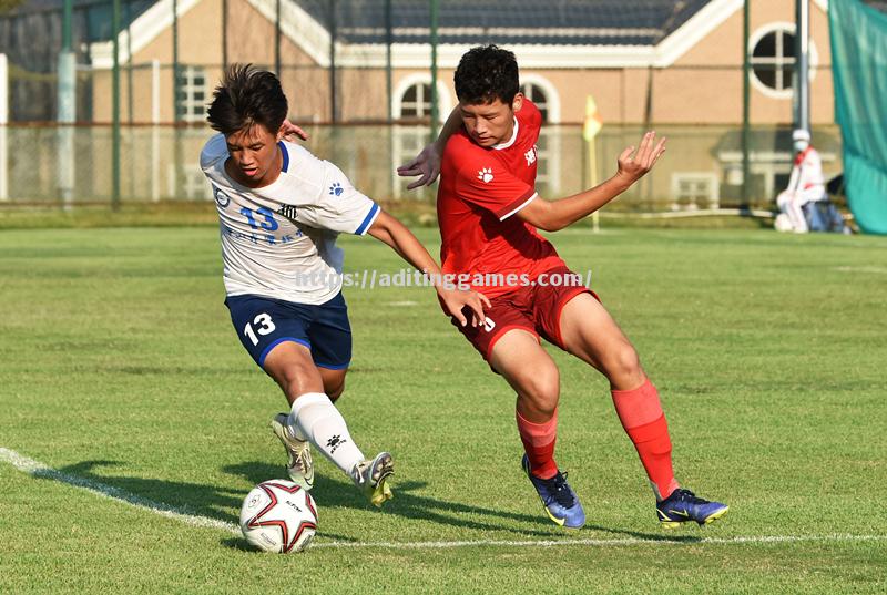 开云体育-瞩目盛事！球员们在足球场上奋勇拼搏