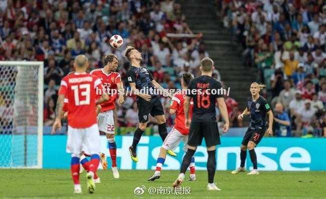 塞尔维亚队挑战克罗地亚队,双方争夺胜利 塞尔维亚队挑战克罗地亚队,双方争夺胜利