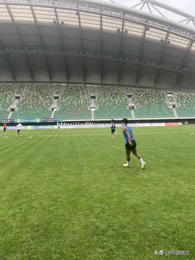 瓦拉多利德孔蒂脚下,努力争取客场三分 瓦拉多利德孔蒂脚下,努力争取客场三分