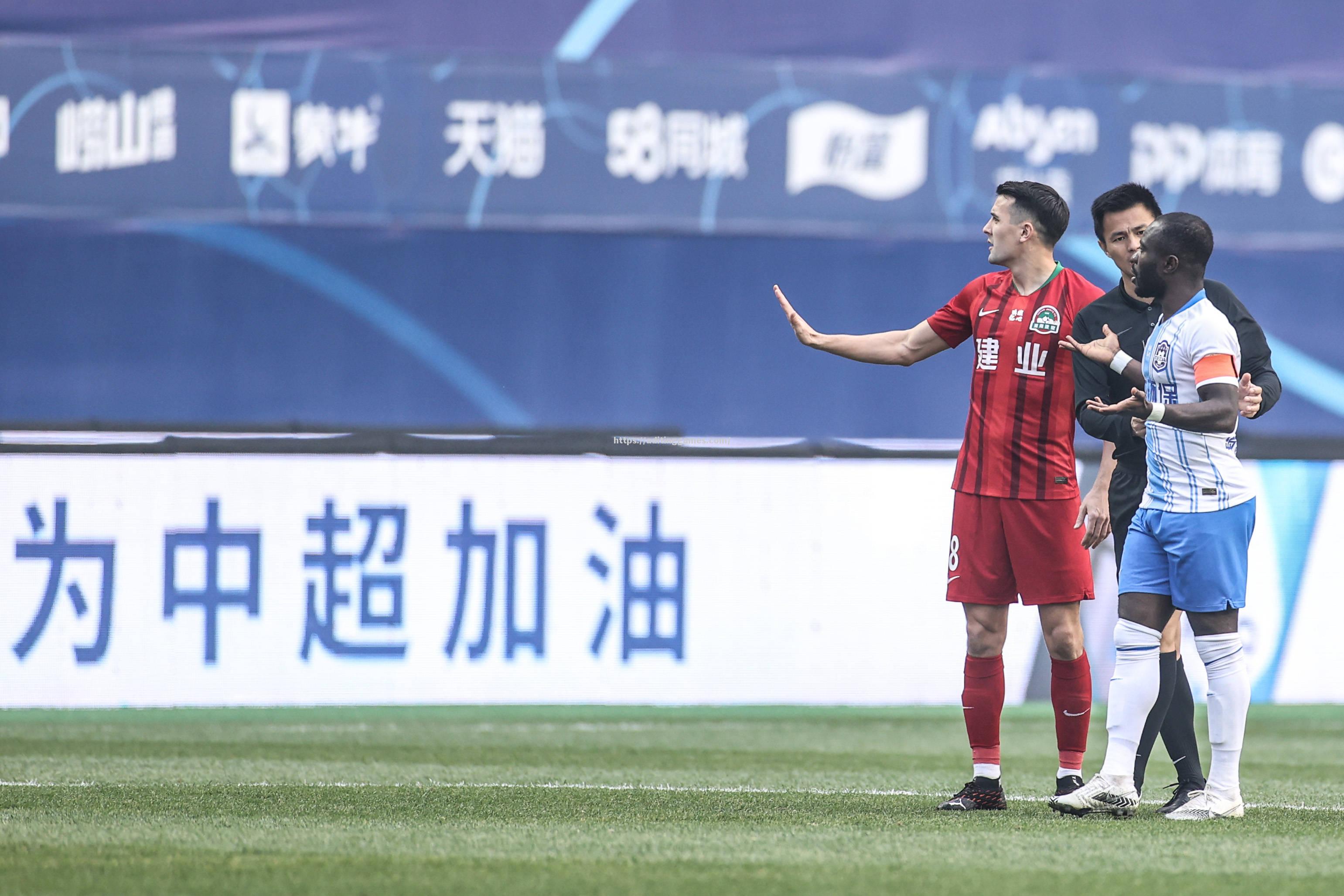 开云体育-天津泰达主场不敌河南建业，遭遇连败