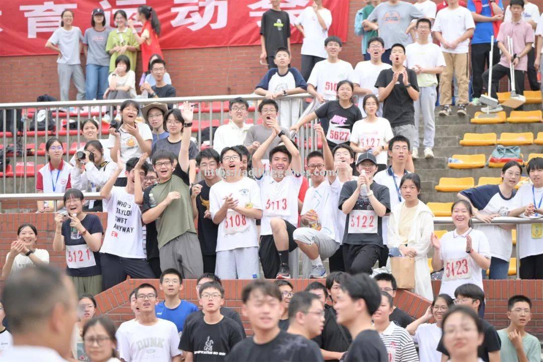 精英选手齐聚赛场,为荣誉而战展现风采 精英选手齐聚赛场,为荣誉而战展现风采