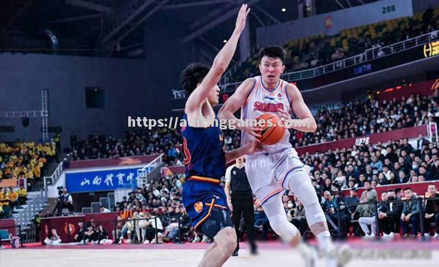 山西男篮在比赛中展现出强大的实力 山西男篮在比赛中展现出强大的实力