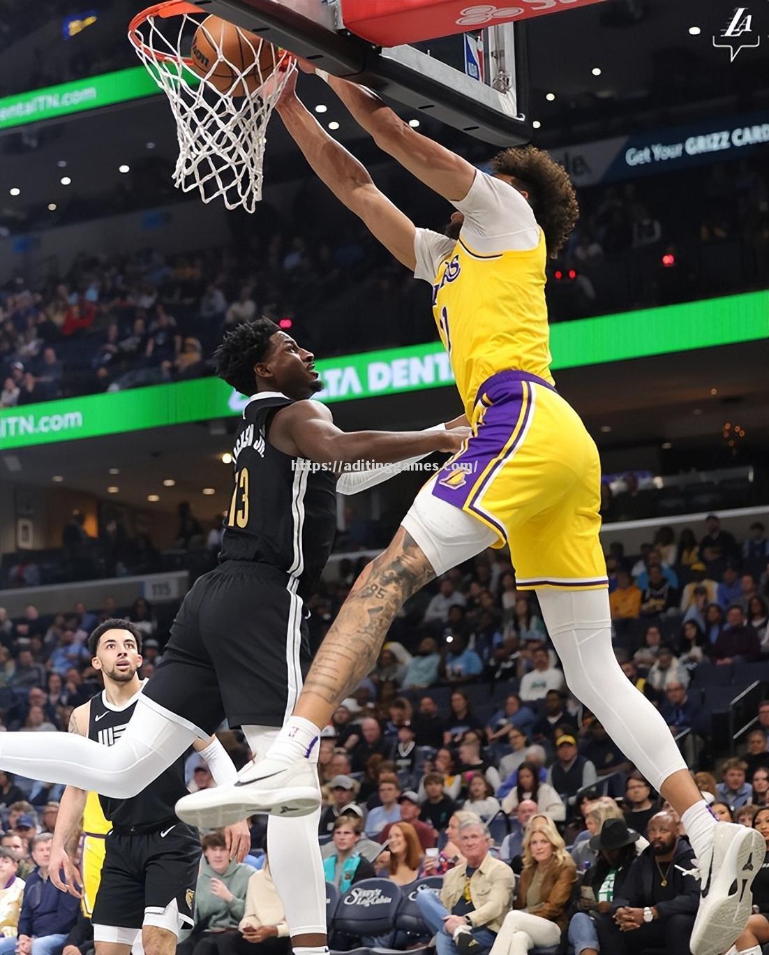 湖人后卫因伤缺阵,球队内线岌岌可危 湖人后卫因伤缺阵,球队内线岌岌可危