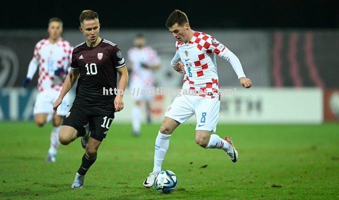 拉脱维亚迎战荷兰,欧预赛龙战大战备受关注 拉脱维亚迎战荷兰,欧预赛龙战大战备受关注