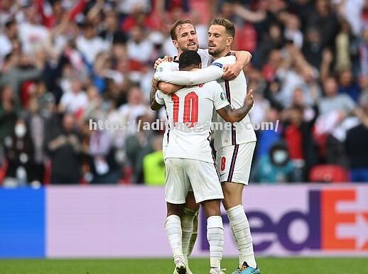 突尼斯客场险胜阿尔及利亚,晋级前景乐观 突尼斯客场险胜阿尔及利亚,晋级前景乐观