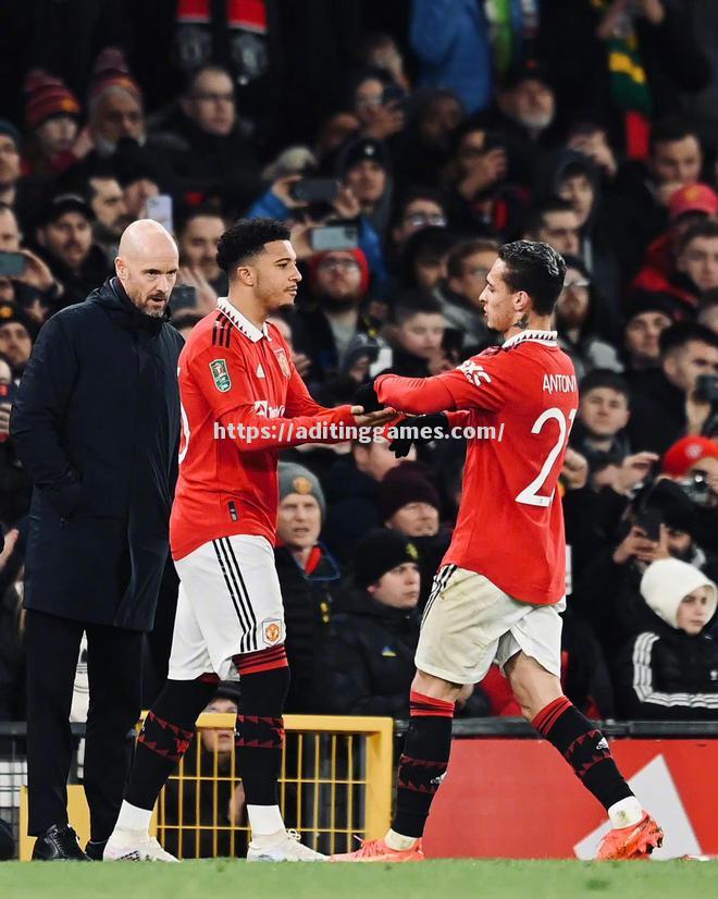 拜仁慕尼黑击败曼联，轻松晋级