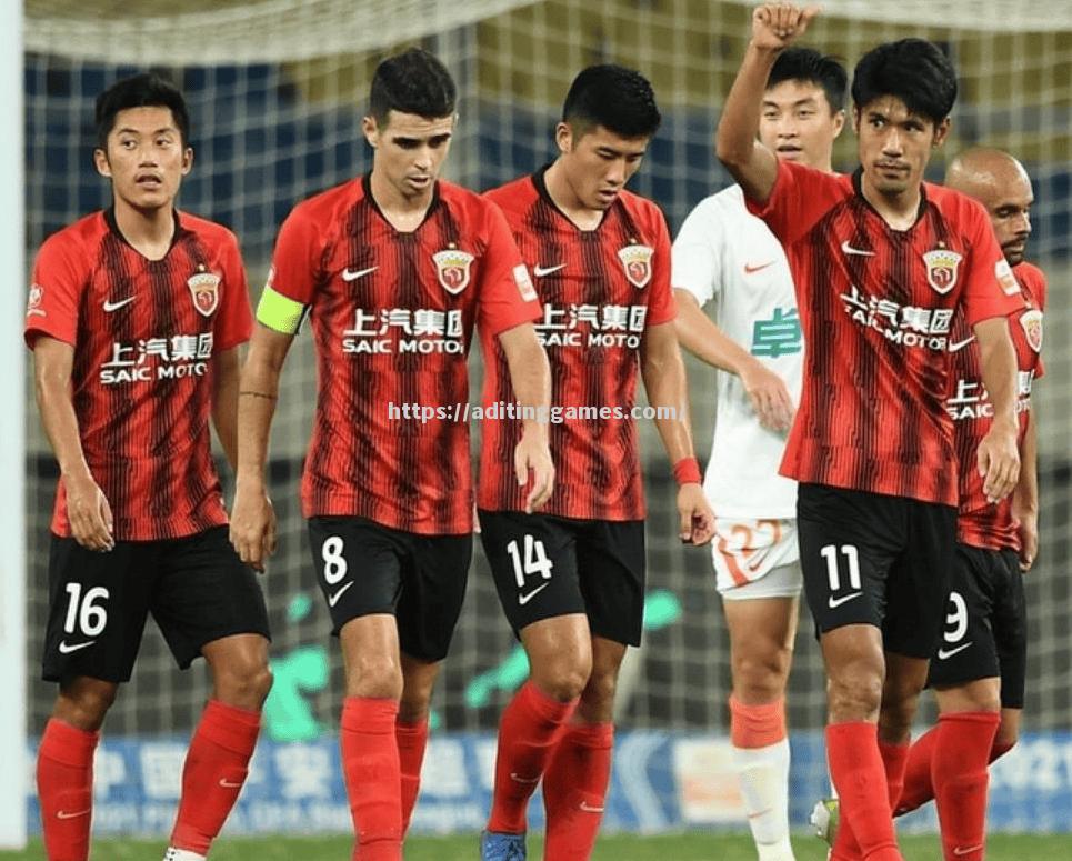 战强中求胜:球队拼尽全力争夺胜利 战强中求胜:球队拼尽全力争夺胜利