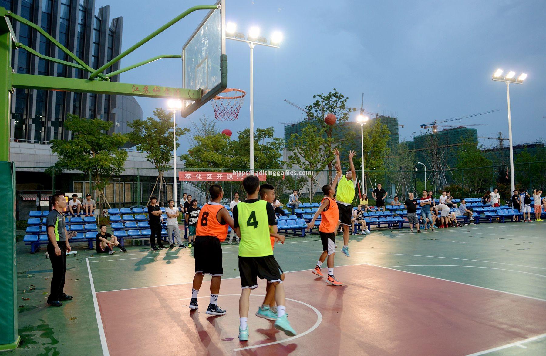 台湾篮球赛事中展开激烈抢夺战 台湾篮球赛事中展开激烈抢夺战