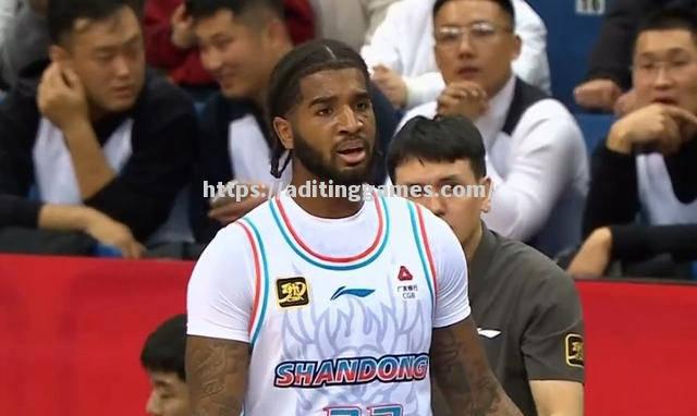 替补球员关键时刻站出,助球队反败为胜 替补球员关键时刻站出,助球队反败为胜