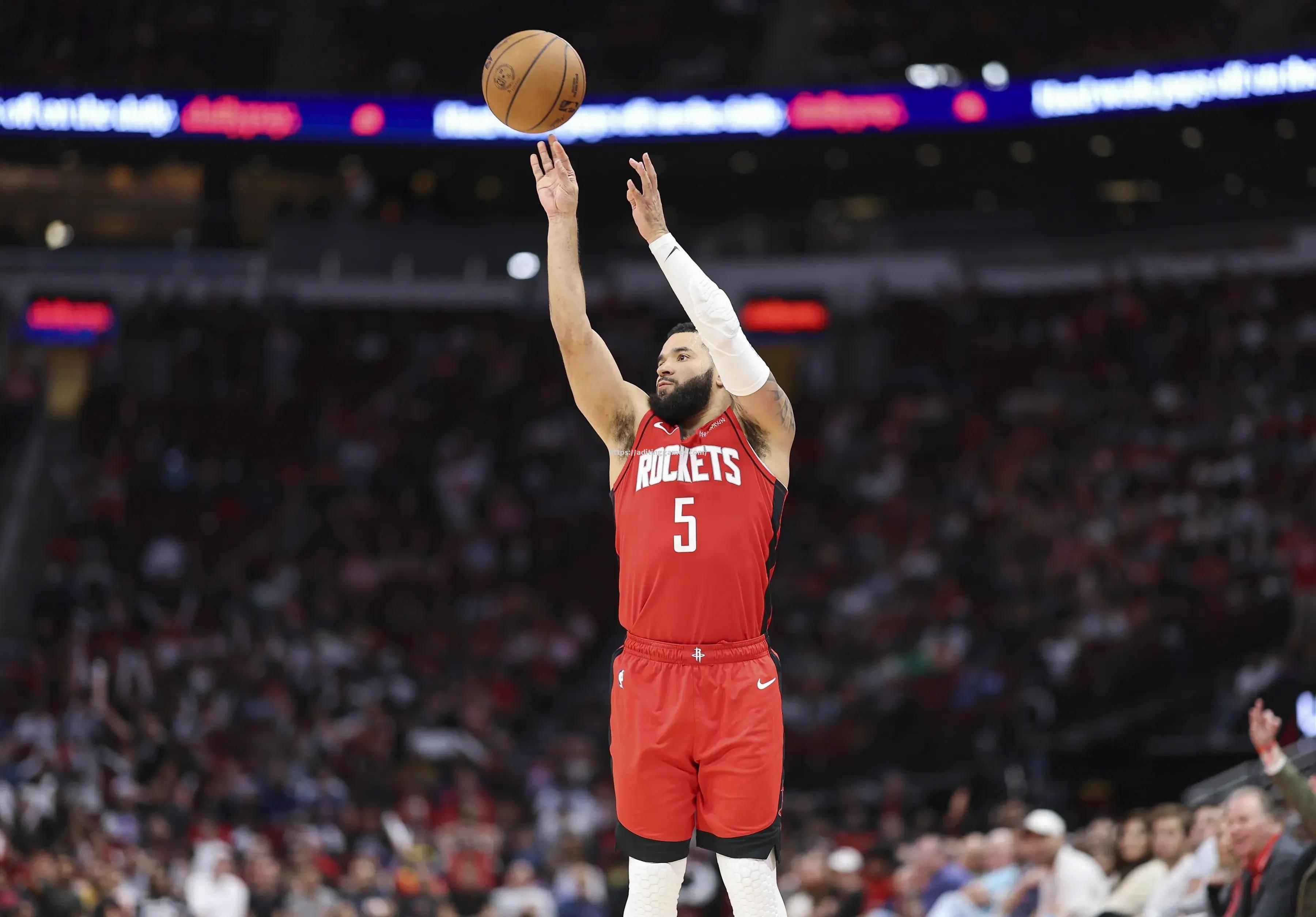 马刺主场力克热火!白边三分球不中难救主 马刺主场力克热火!白边三分球不中难救主