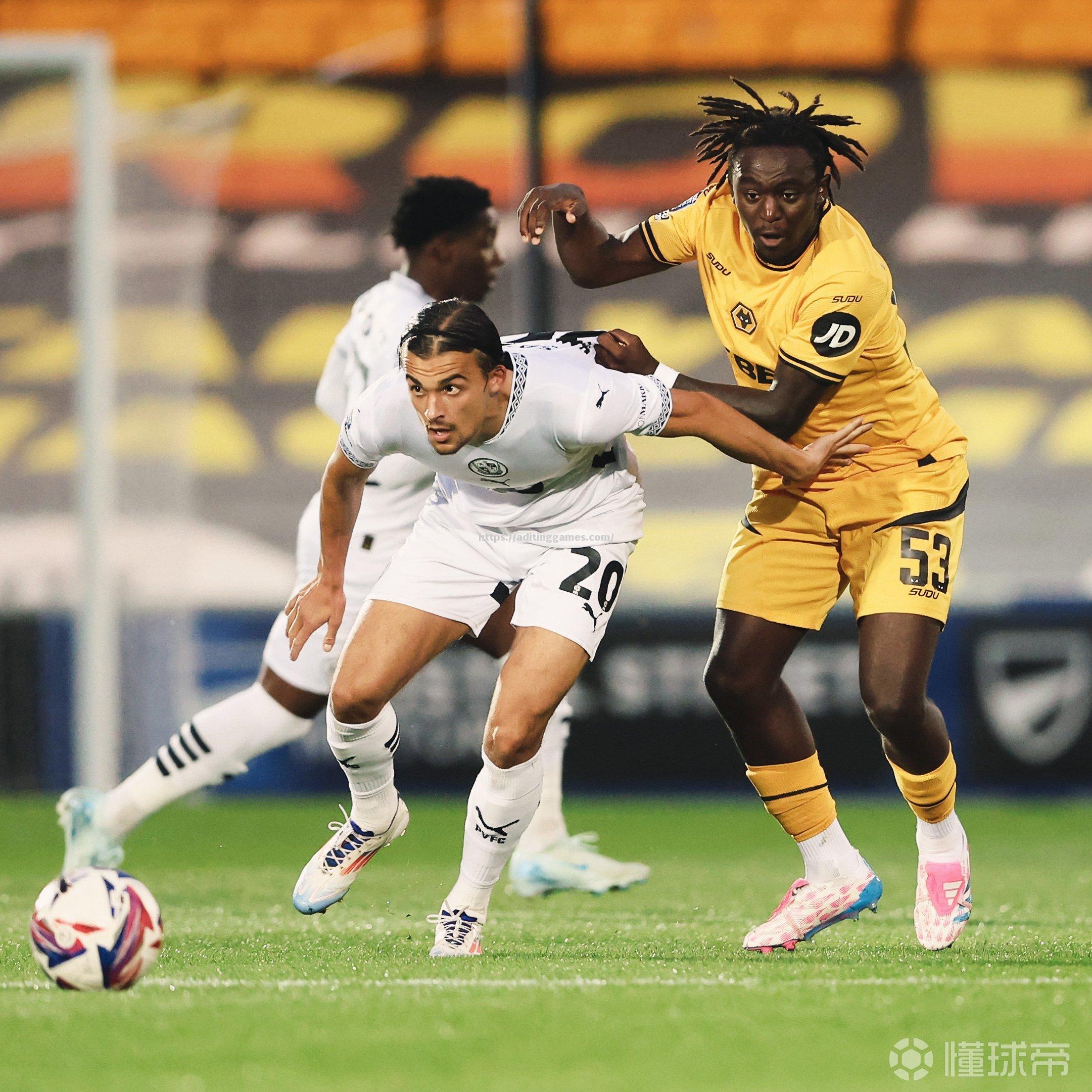 狼堡队员备战下一场比赛,冲刺联赛前四 狼堡队员备战下一场比赛,冲刺联赛前四