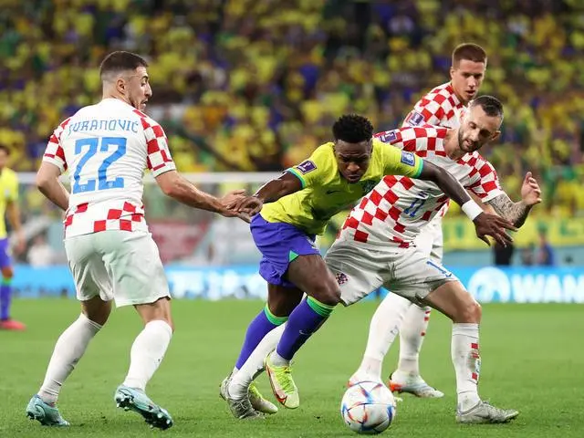 克罗地亚突围大胜,小组赛晋级悬念渐浮现,实力备受称赞 克罗地亚突围大胜,小组赛晋级悬念渐浮现,实力备受称赞