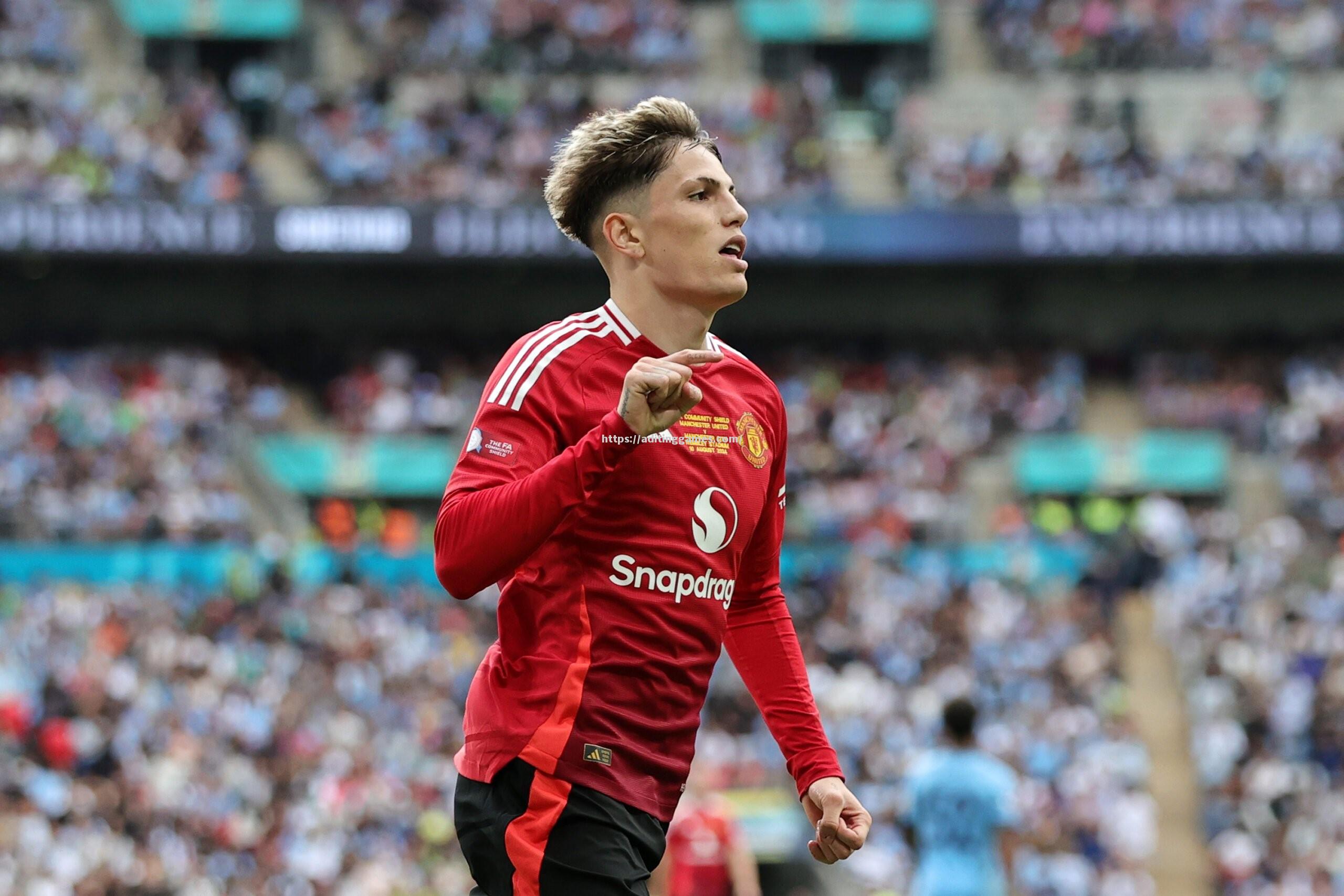 曼联客场痛失三分,赛季前景未卜 曼联客场痛失三分,赛季前景未卜